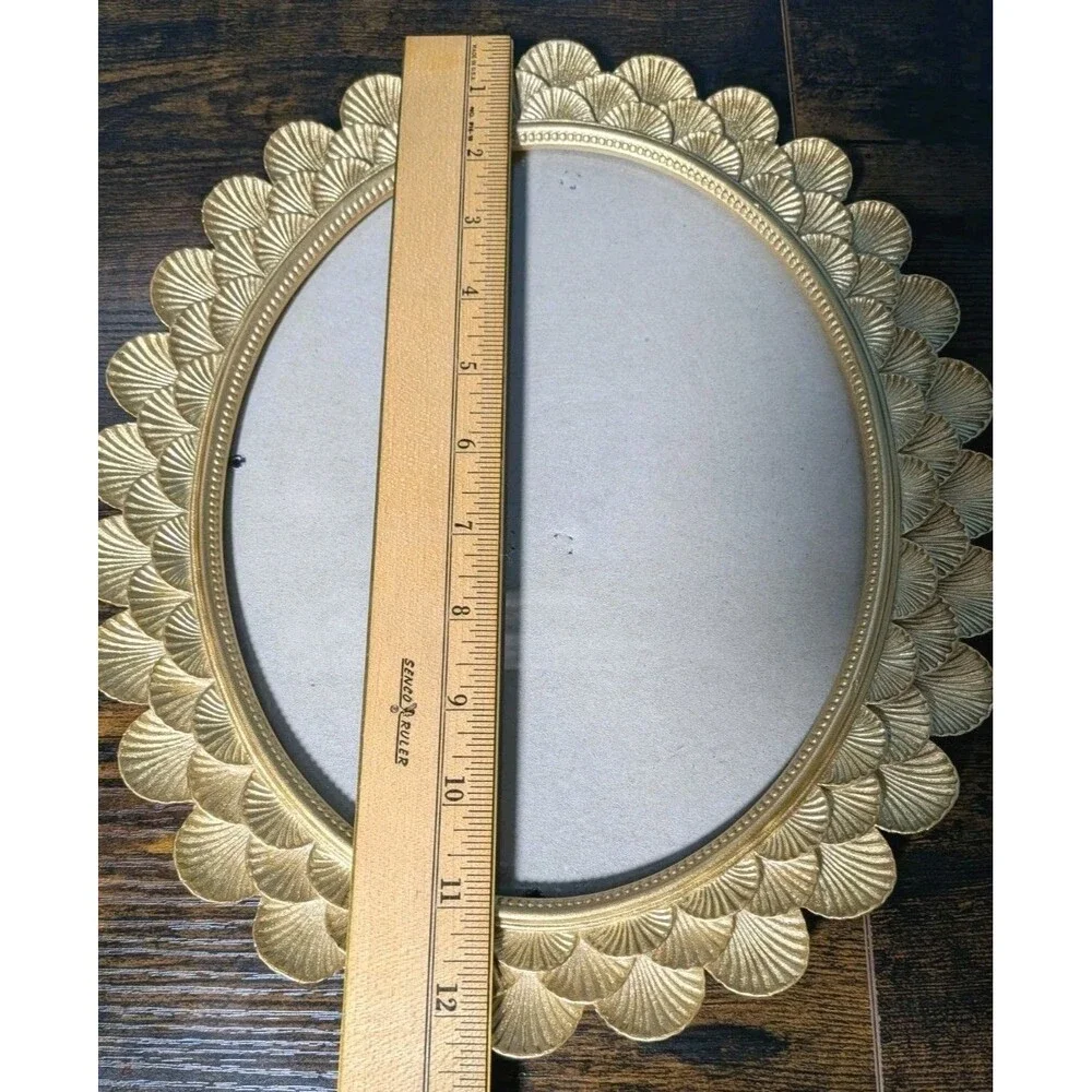 Oval Picture Frame Scalloped Seashell Art Deco Design Resin? Gold Tone